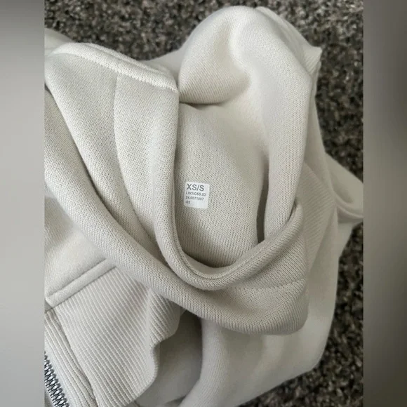 LULU Scuba Oversized Full-zip in BONE - Picture 4 of 4